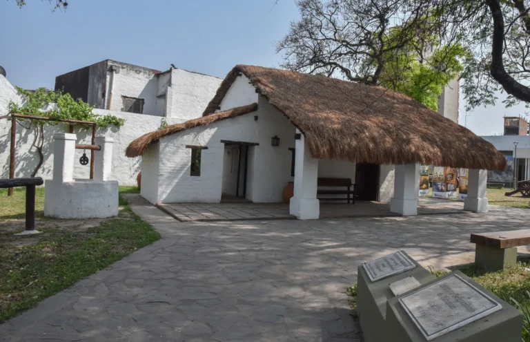 multimedia.grande.88e099398f27122c.Y2FzYSBiZWxncmFuaWFuYSB0ZWF0cm8gZXNjdWVsYSBfZ3JhbmRlLndlYnA=