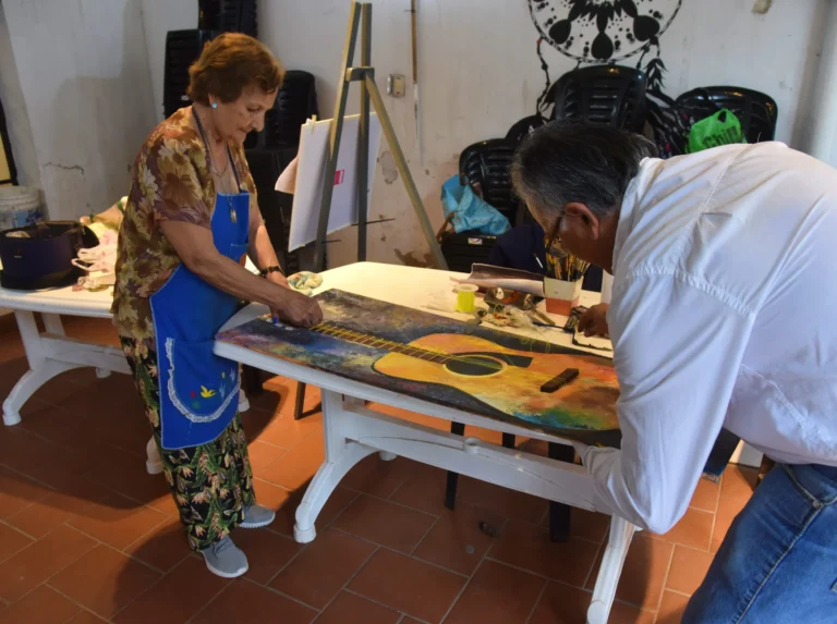 multimedia.grande.a1afae4ac5eb6947.Y2llcnJlIHRhbGxlcmVzIGN1bHR1cmFsZXMgcGludHVfZ3JhbmRlLndlYnA=