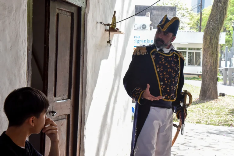 multimedia.grande.baf2496dea506a11.Y2FzYSBiZWxncmFuaWFuYSB0ZWF0cm8gZXNjdWVsYSBfZ3JhbmRlLndlYnA=