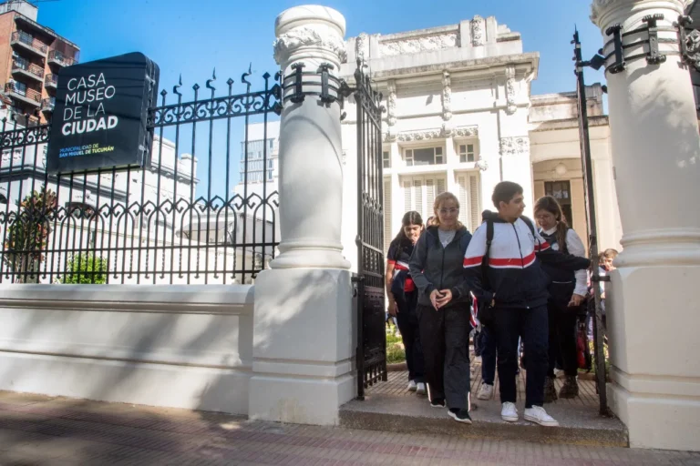 multimedia.normal.8a16849e0e081f26.Q29sZWdpbyBTYWdyYWRhIEZhbWlsaWFXaGF0c0FwcCBfbm9ybWFsLndlYnA=