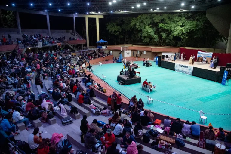 multimedia.normal.aa93a6578eb419a5.RGFuemEgRm9sY2xjzKdvcmljYSBQYWxhY2lvIGRlIGxvX25vcm1hbC53ZWJw